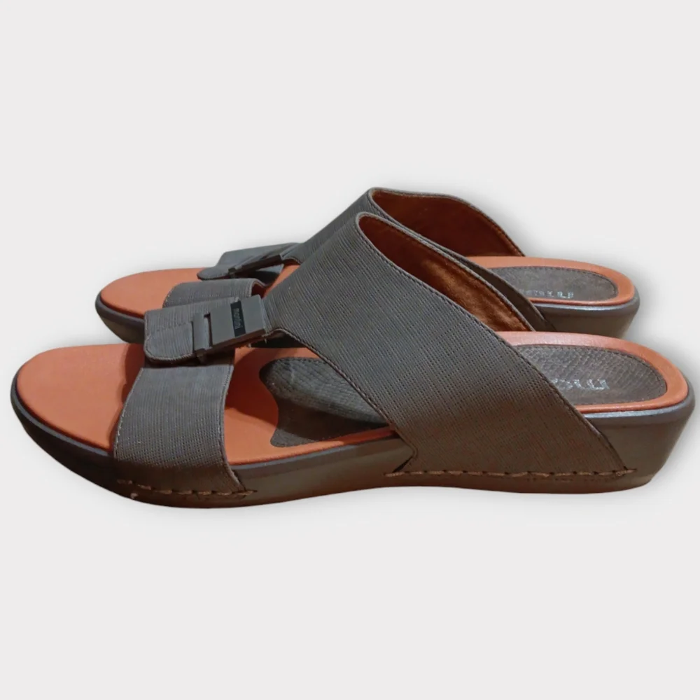 😚MONTINI COMFORT MEN'S SIZE 44 EU 10 USA BROWN ADJUSTABLE SANDLE.